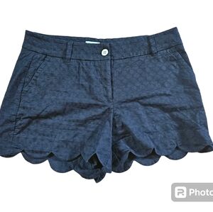 Crown and Ivy Scallop shorts